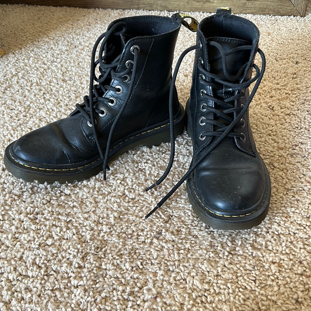 Dr. Marten LUANA boots